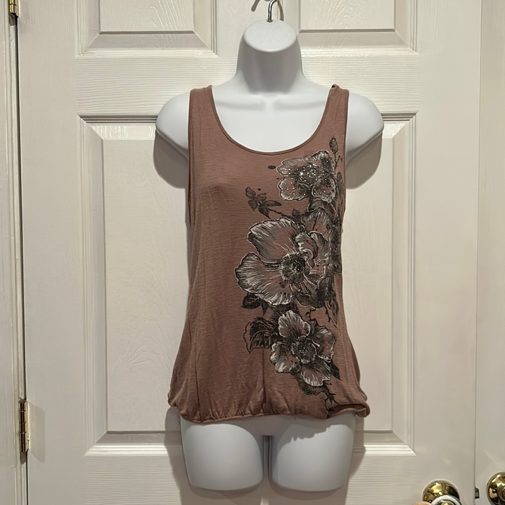 Lucy and Laurel Tan with Print Dressy Tank Tee Sz XS